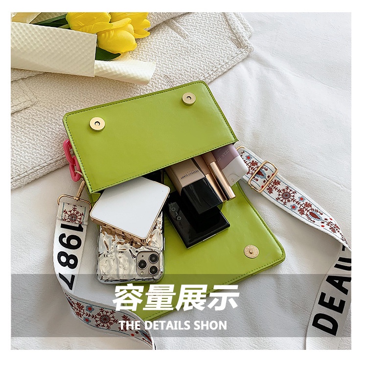 Túi đeo chéo JASMIN NOIR nắp lật họa tiết kẻ ô phối dây xích cho nữ
