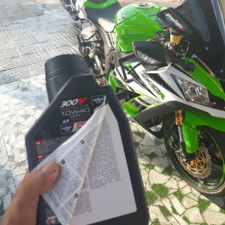 1,1L Motul 300v Pháp (3tem)