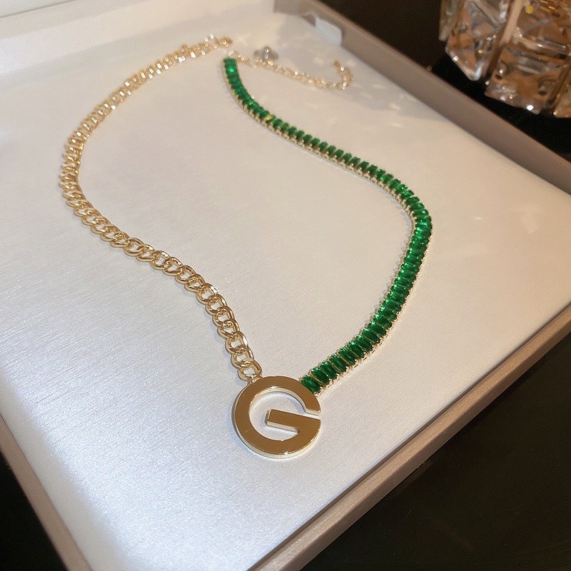 dây chuyền chocker mặt chữ G đính đá xanh lấp lánh