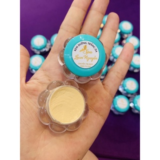 kem dưỡng trắng da ban ngày