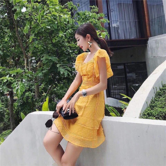 Váy Quảng Châu Cao Cấp, màu vàng cực kì tôn da, chỉ cần mix cùng 1 đôi guốc là trông bạn đã cực kì nổi bật rồi ^^hihihih