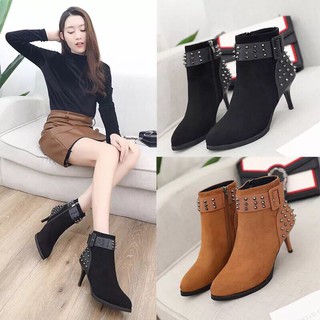 Giày boots đen đinh