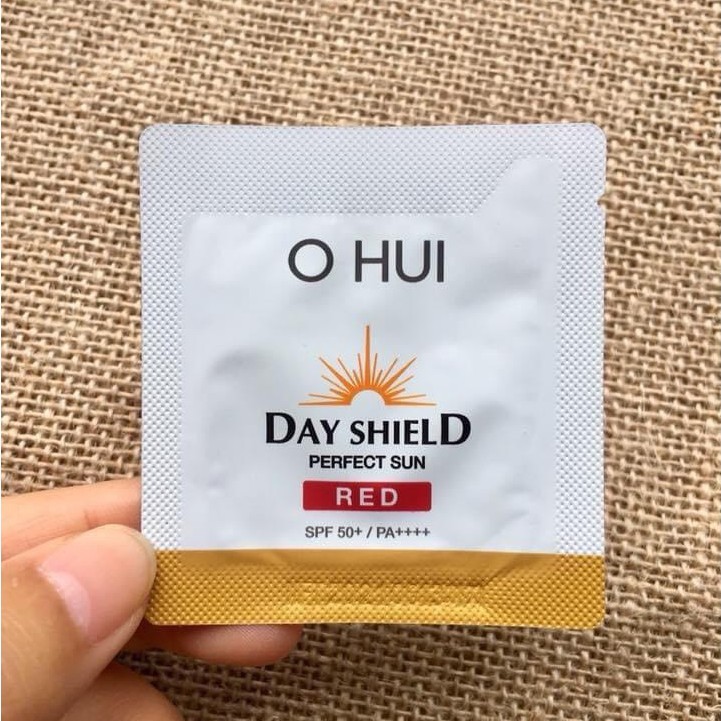 Gói Kem Chống Nắng Ohui Day Shield Perfect Sun Red SPF50+ / PA+++ 1ml - Cho Da Nhạy Cảm, Mẩn Đỏ