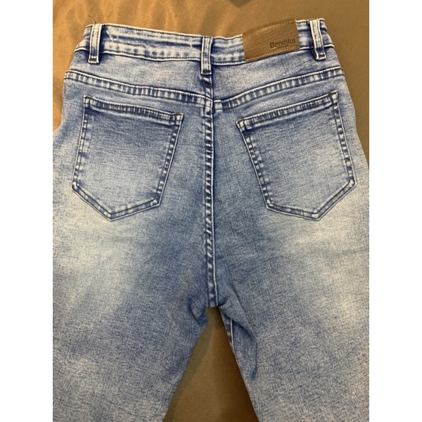 Quần jeans baggy Bershka