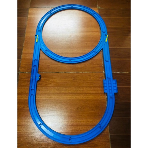 Ray cầu Takara Tomy cho tàu Tomy chạy với chặn dừng và nhiều điểm rẽ nhánh