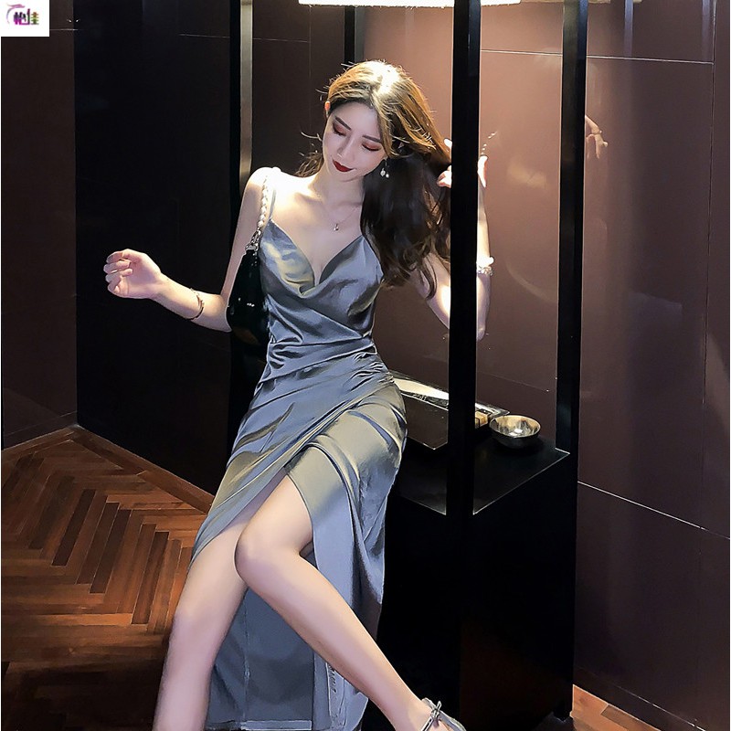 Đầm hở lưng dáng dài xẻ tà quyến rũ cho đi biển | BigBuy360 - bigbuy360.vn