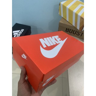 Hộp Giày Nike Cam