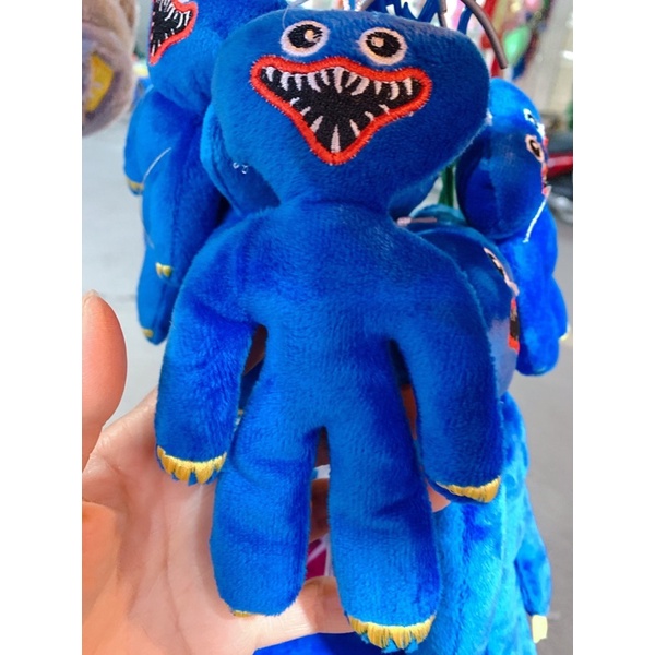 Huggy Wuggy bằng bông - nhân vật trong game Popy Playtime  đang rất thu hút các bạn nhỏ