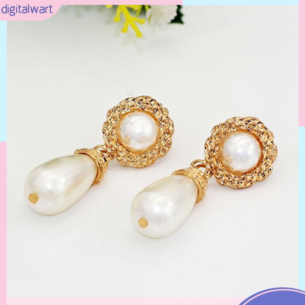 Cặp khuyên tai tròn mạ vàng thiết kế hình giọt nước đính hạt ngọc xinh xắn cá tính dành cho nữ