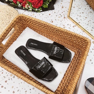 Dép thời trang Prada da bóng