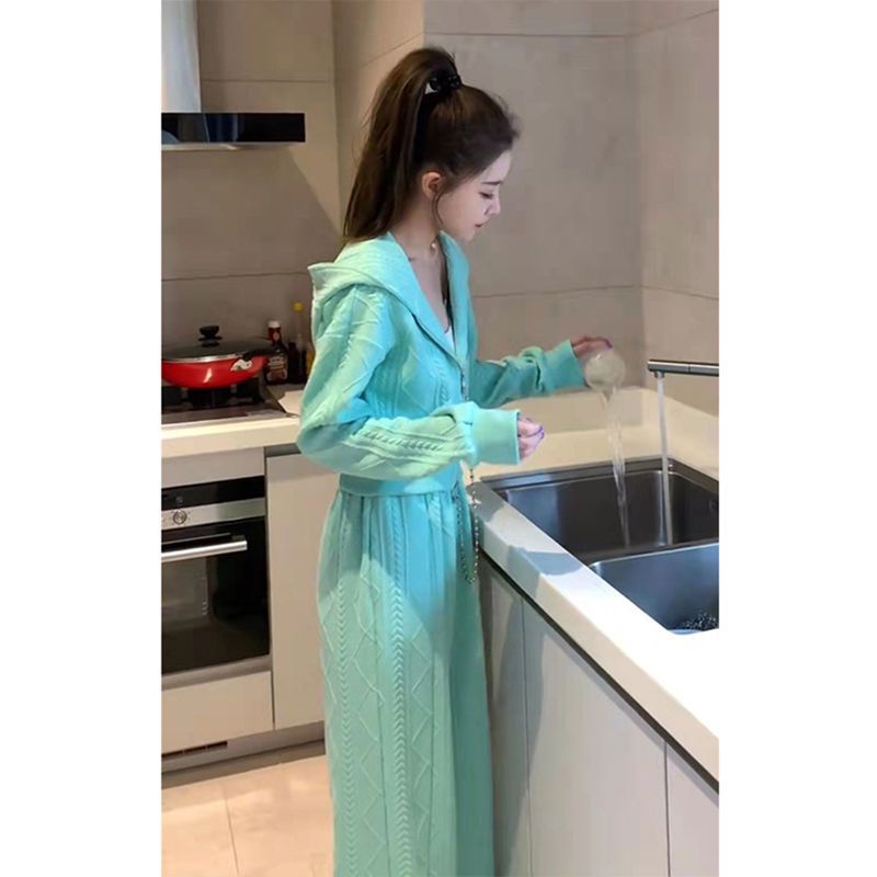 Set Áo Hoodie Và Quần Dài Xẻ Tà Thời Trang Năng Động Cho Nữ