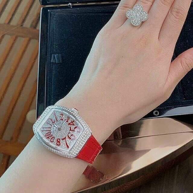 Đồng hồ Nữ Franck Muller mặt kín đá cao cấp chạy pin máy Nhật size 32mm dây cao su dây cao su đỏ