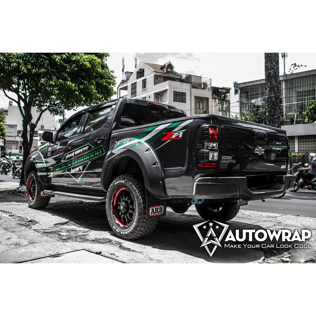 Tem xe bán tải Chevrolet Colorado Black Diamond