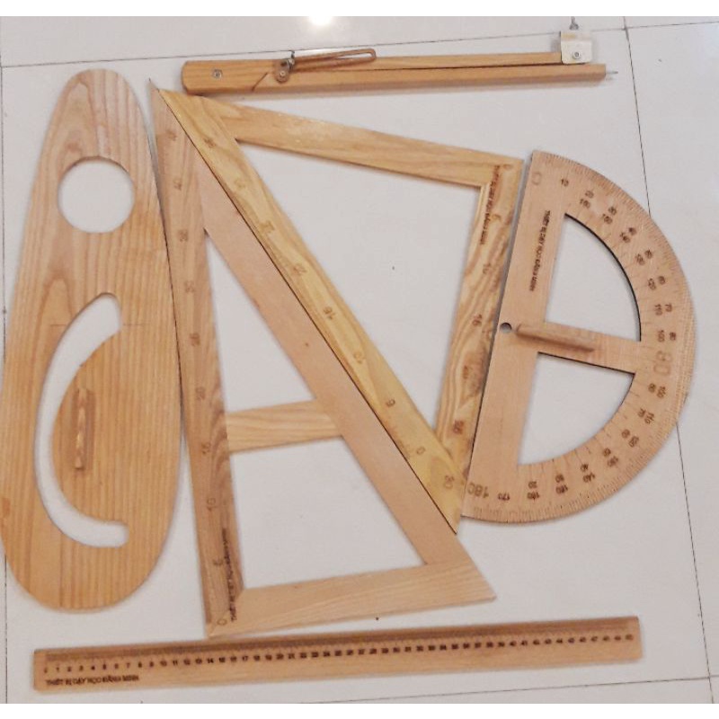 Compa gỗ sồi giáo viên