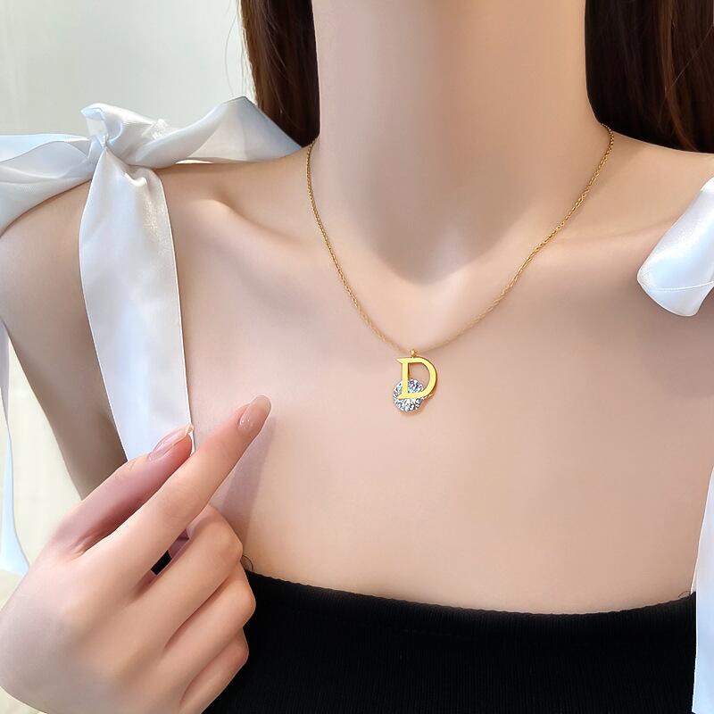 Dây chuyền titan không gỉ mặt chữ D kẹp đá pha lê lấp lánh thời trang thanh lịch dành cho nữ