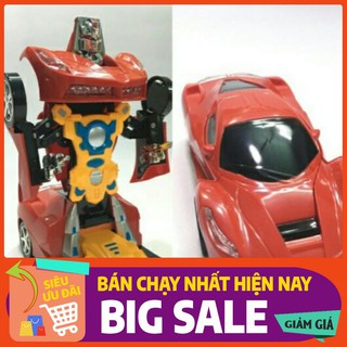 1 chiếc ô tô biến hình robot (giao màu ngẫu nhiên)