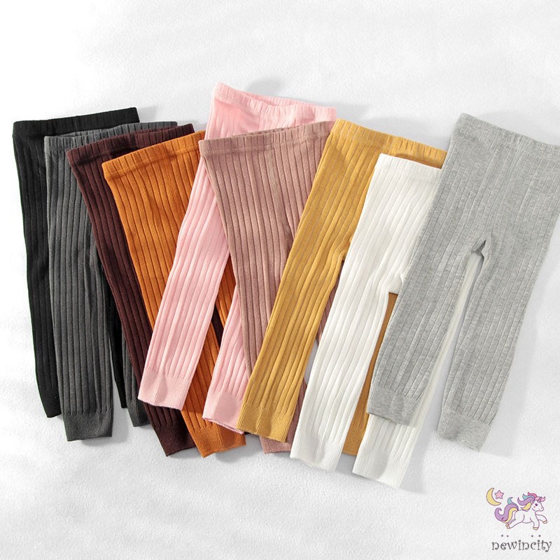 Set quần +vớ dễ thương dành cho bé gái