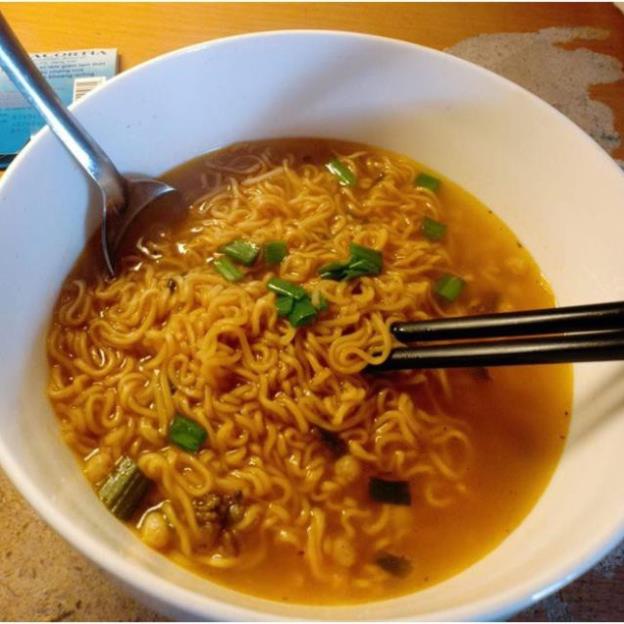 Mỳ Tôm Ăn Liền Hảo Hảo chua cay Thơm Ngon Dòn Dai 65gram