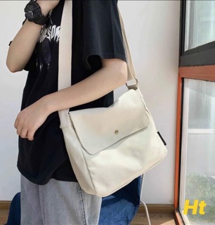 Túi đeo chéo khuy trơn HT12