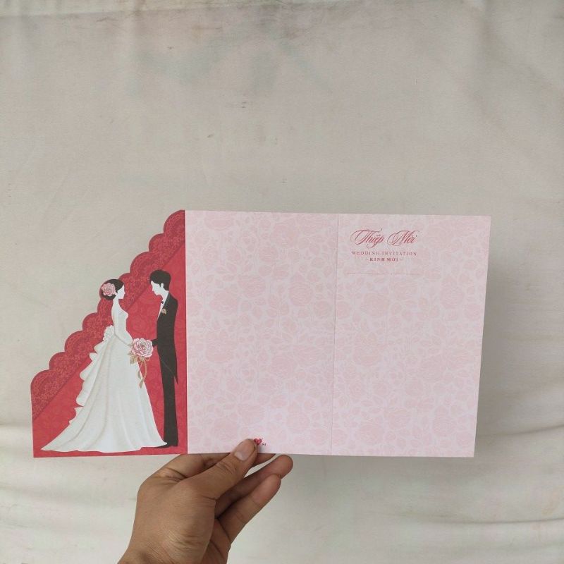 Thiệp cưới cô dâu chú rể  đã bao in nội dung