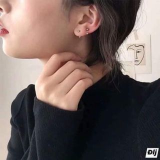 Khuyên tai móc vàng