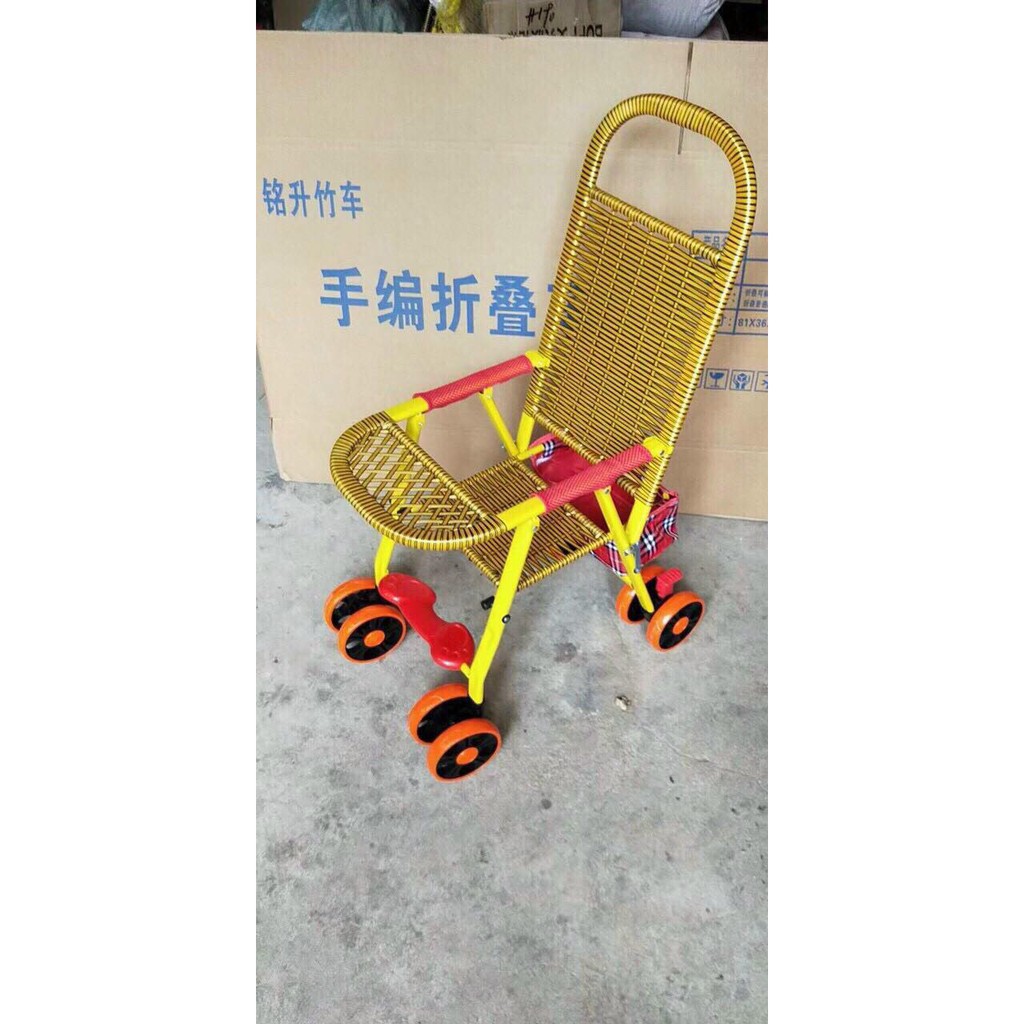 xe đẩy trẻ em bằng mây