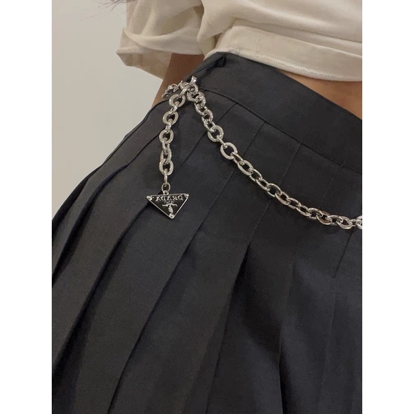Đai xích prada tam giác. belt xích hót hít mùa hè