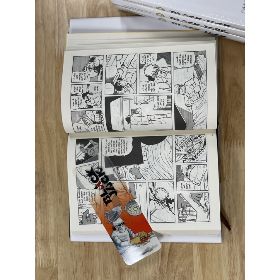 Sách -[Combo 14 tập+2 tấm poster kèm ống gỗ vận chuyển+boxset] BLACK JACK từ tập 1 tới tập 14 - Tezuka Osamu