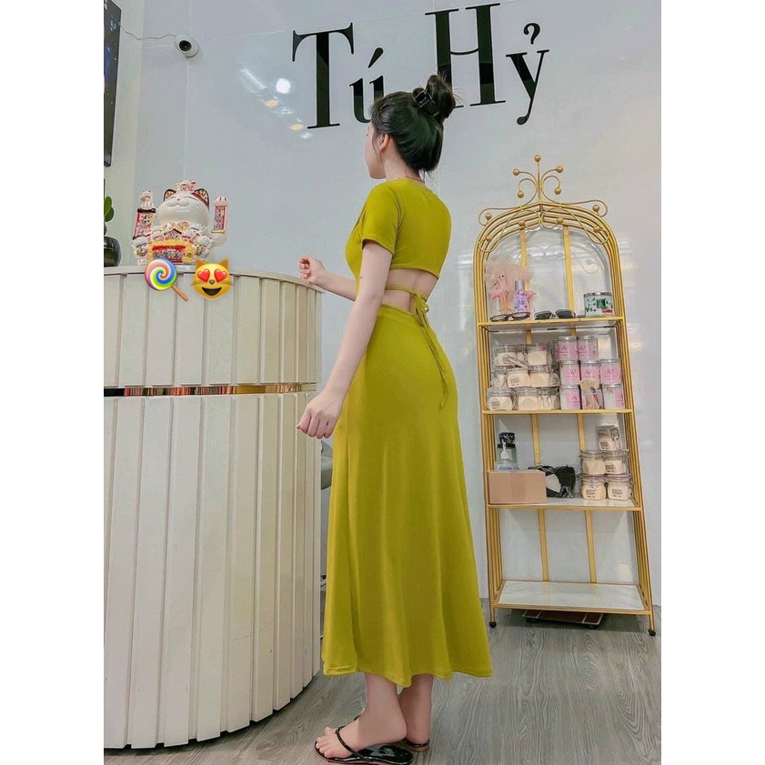 Đầm dáng dài cổ tròn tay ngắn hở lưng buộc dây xinh