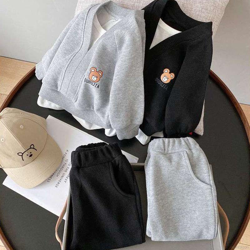 Set đồ thể thao 2 món gồm áo tay dài dáng rộng in hình gấu dễ thương + quần dài cho bé 1-6 tuổi