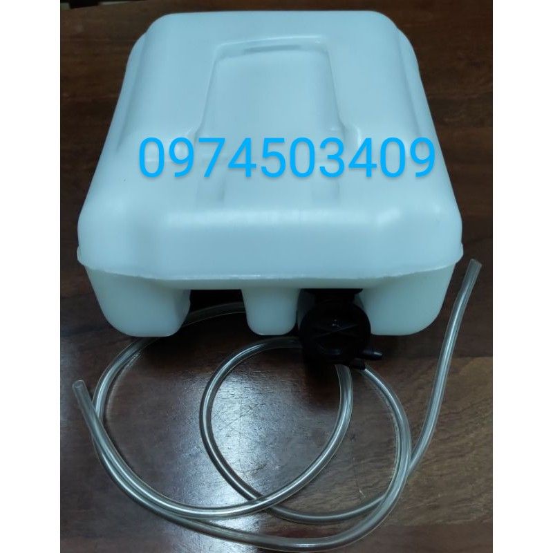 Bình nước rửa kính Suzuki có sẵn motor phun nước