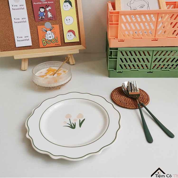 Đĩa sứ viền lượn sóng hoạ tiết hoa phong cách vintgae