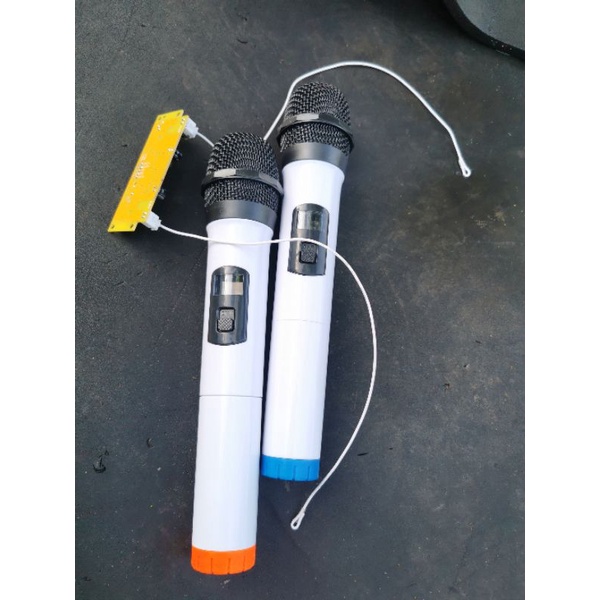 Micro loa kéo UGX9988x giá rẻ hát hay không gay hú loa