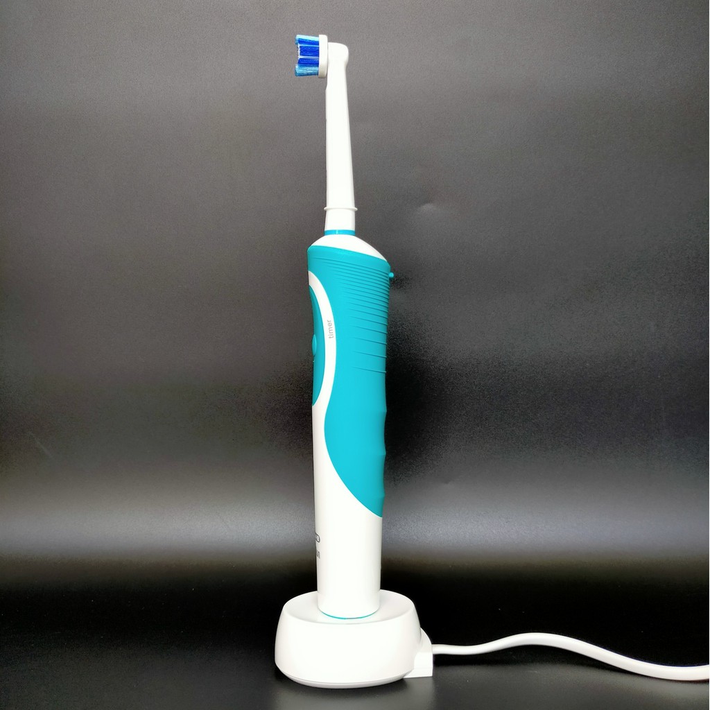 Bàn chải đánh răng điện, bàn chải đánh răng điện Oralb đầu bàn chải lông mềm.