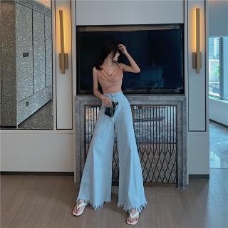 Quần jeans xanh denim theo phong cách Hàn Quốc