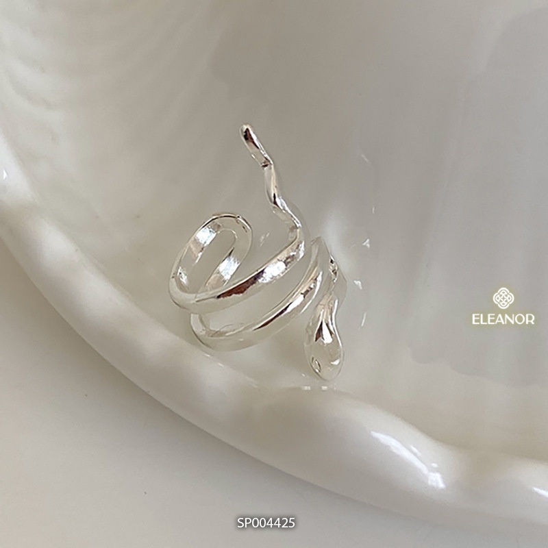 Bông tai nữ gắn vành Eleanor Accessories hình mặt rắn sáng bóng cá tính phụ kiện trang sức 4425