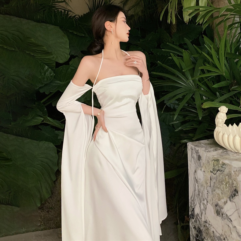 (Tủ Quần Áo) Đầm Dài Có Dây Đeo Cổ Bằng Satin Thiết Kế Thần Tiên Đi Biển (Spot)