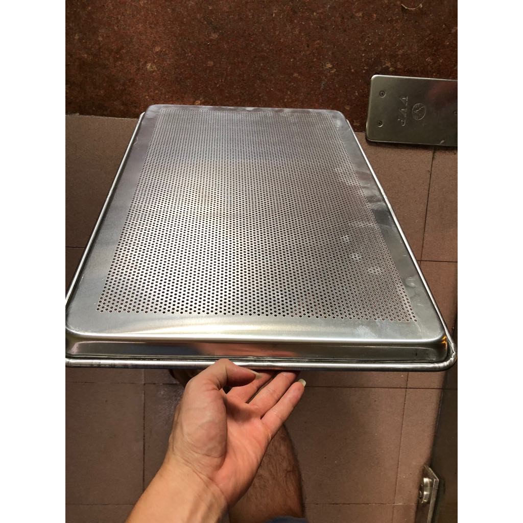 khay nhôm nướng bánh có lỗ 40x60x3cm dày 1mm