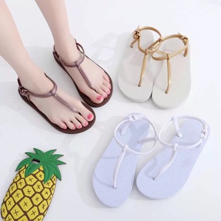 Giày sandal xỏ ngón