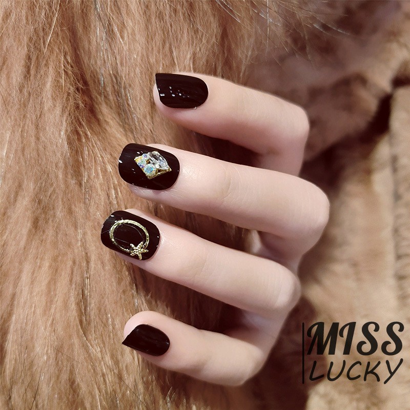 Set 24 Móng Giả Phối Vàng Phong Cách Retro Dành Cho Cô Dâu