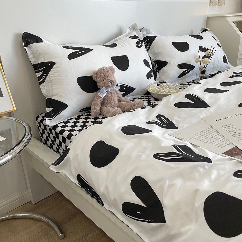 Bộ vỏ chăn ga gối 4 món Cotton Poly tim khuyết trắng đen