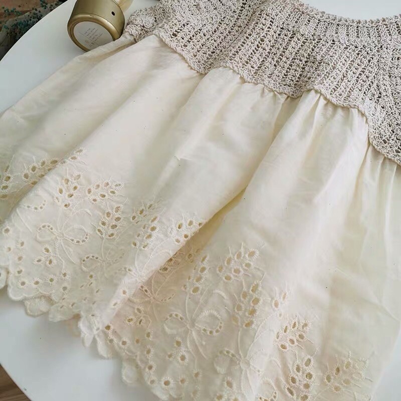 áo 2 dây kiểu cổ yếm mix chân boi thêu hoa