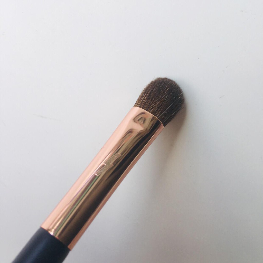 Cọ Trang Điểm Pony Effect Magnetic 202 (Tán Bầu Mắt)