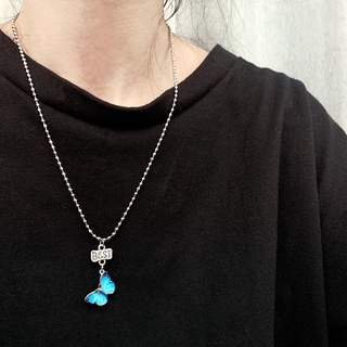 Vòng cổ mặt hình bướm xanh
