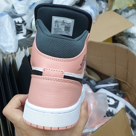 Giày Air Jordan 1 Mid Hồng Pink Quartz, giày thể thao jordan hồng đen cao cổ nữ hàng cao cấp size 36-39 | BigBuy360 - bigbuy360.vn