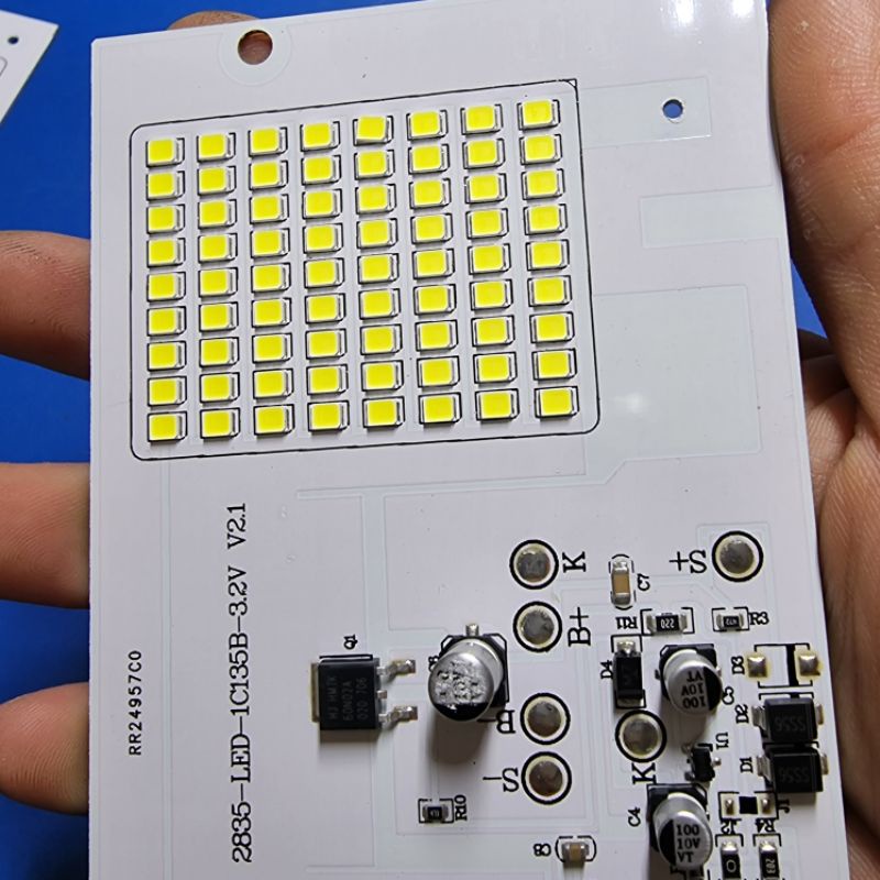 Bảng đèn led 33w 126 led nhỏ 2385 /3v-4.2v