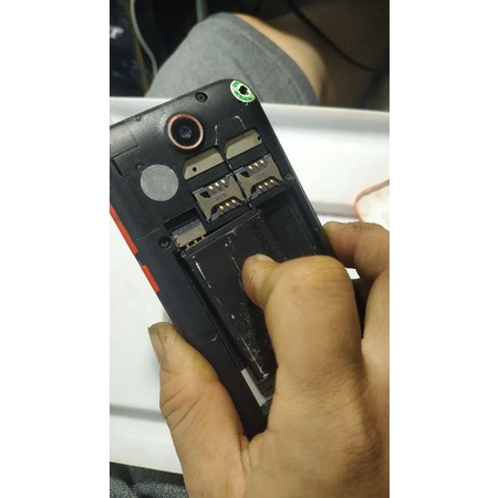 Xác điện thoại htc 310 nứt kính