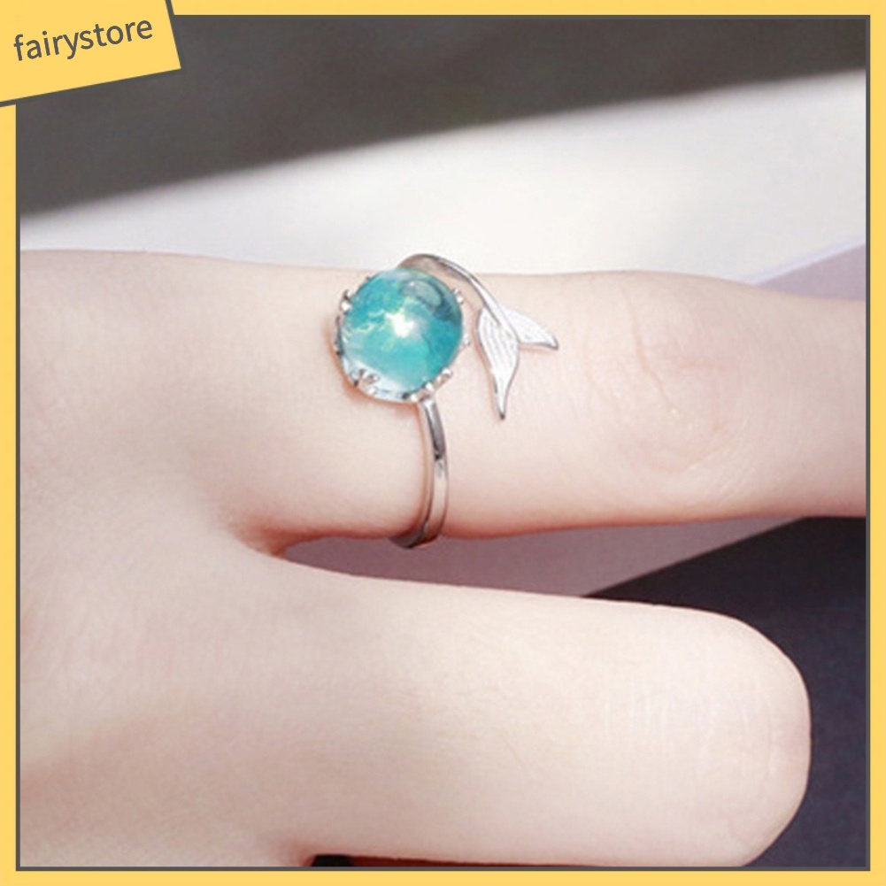 Nhẫn hình đuôi tiên cá đính đá pha lê giả