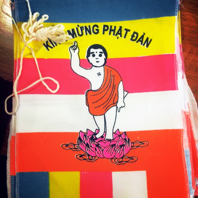 CỜ DÂY PHẬT GIÁO (20x30x50 lá)