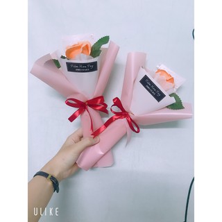 Bó hoa hồng sáp thơm 1 bông màu đỏ mix lá gói 2 màu giấy tông màu hồng phấn làm quà tặng
